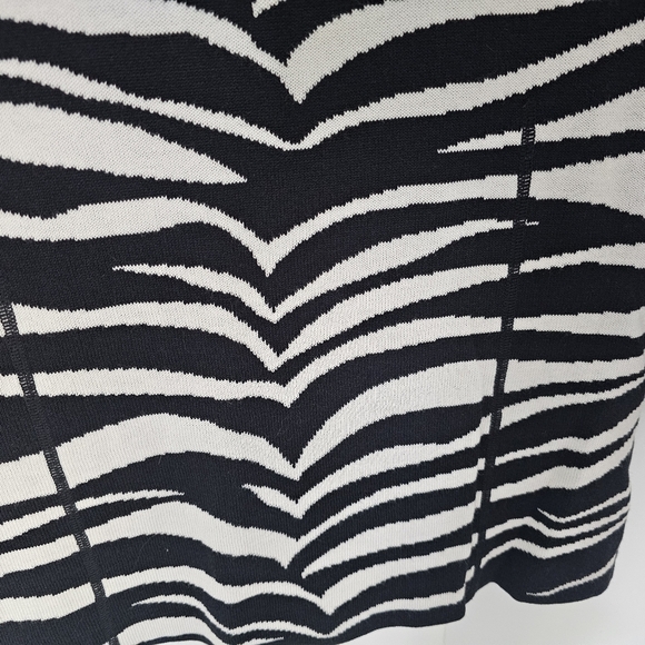 Carlisle Zebra Print Cardigan Sweater Size Small - Picture 6 of 11